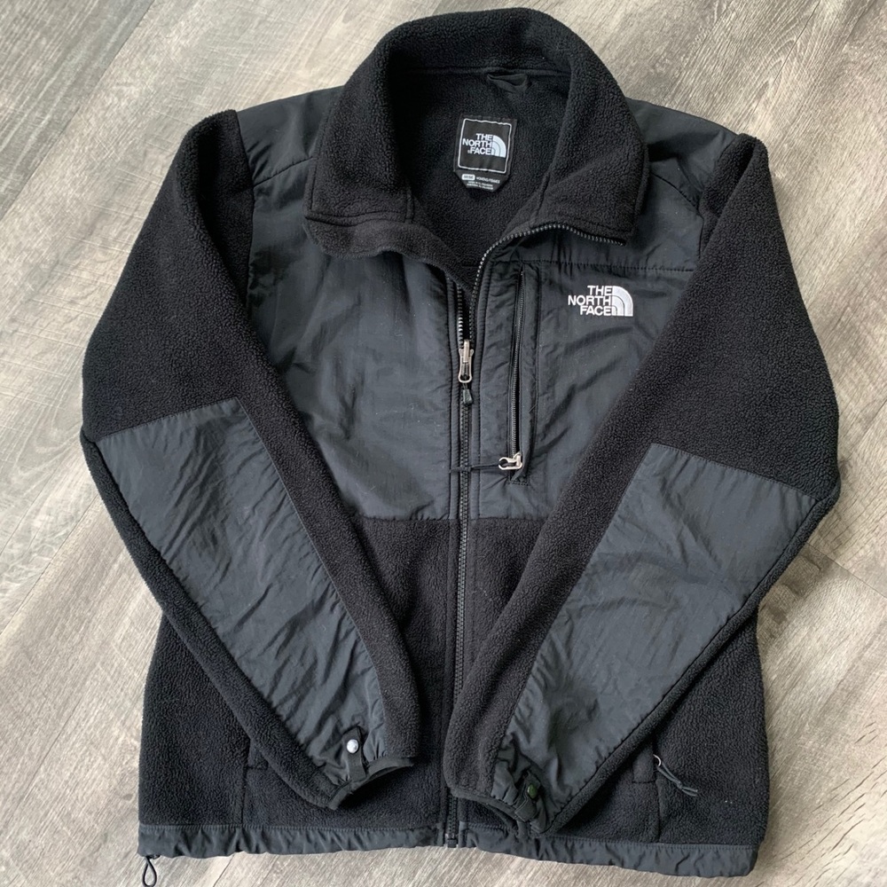 Women Northface Denali Jacket size Medium.